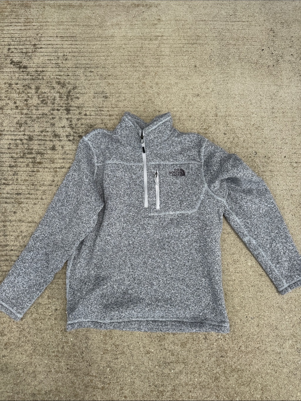 The North Face Men's Gray Heather Half-Zip Pullover Fleece